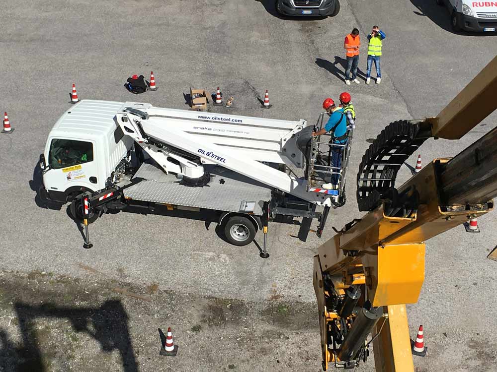 Schulung-Hebebuehne-Arbeitsbuehne-Baumaschinen-it2